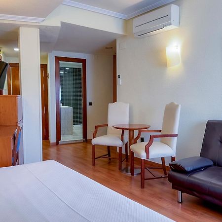 Torreluz Apartamentos อัลเมรีอา ภายนอก รูปภาพ