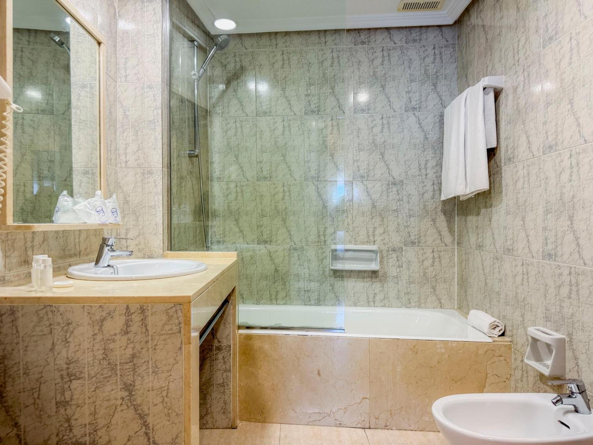 Torreluz Apartamentos อัลเมรีอา ภายนอก รูปภาพ